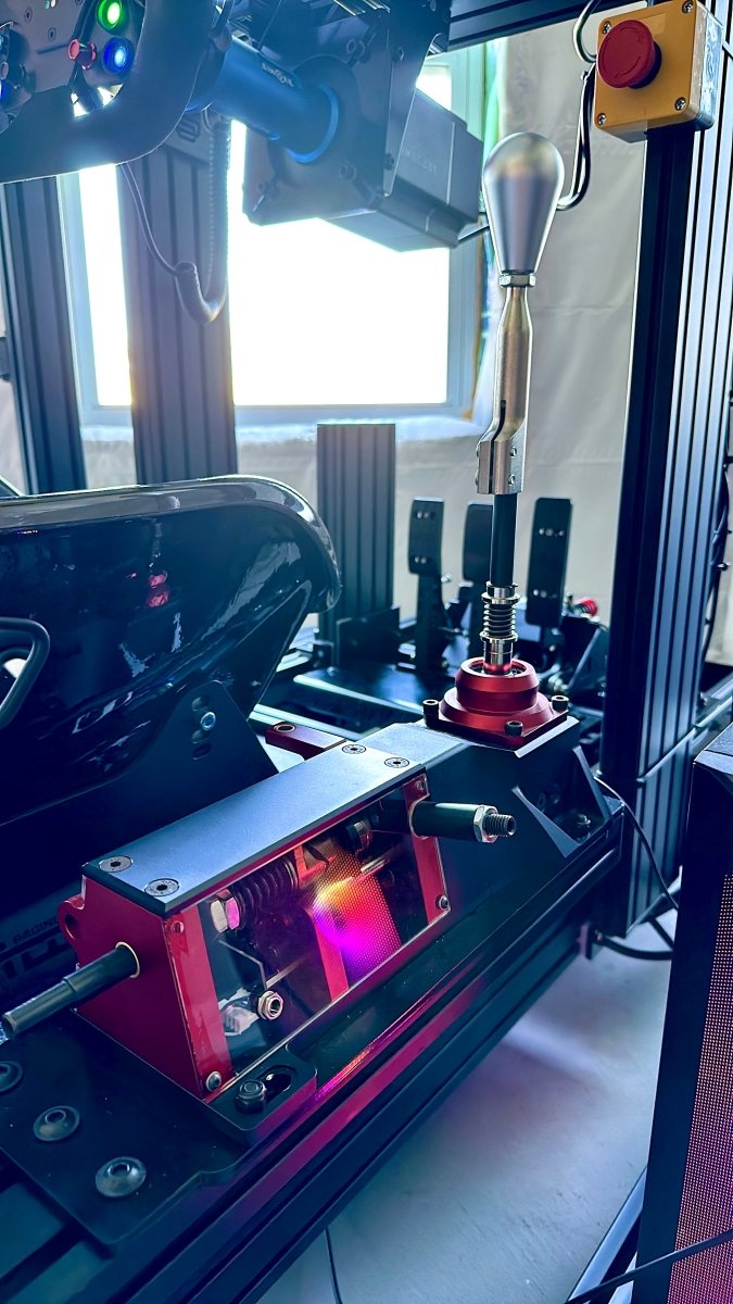 Turn - Key SBR165 Chassis - Triple 32”Screens - Hydraulic Pedals - Dbox Haptic Motion - Simsbyracers