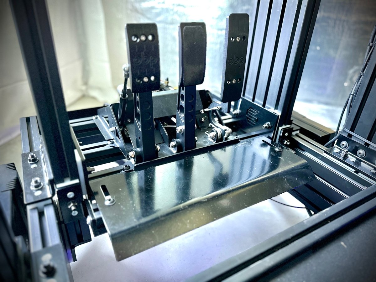 Turn - Key SBR165 Chassis - Triple 32”Screens - Hydraulic Pedals - Dbox Haptic Motion - Simsbyracers